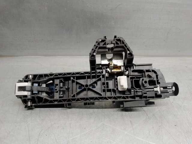 A2047602134 Soporte de manija exterior de puerta trasera izquierda  comprar en Reus