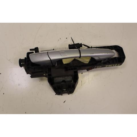 A2047602434 MERCEDES Soporte de manija exterior de puerta delantera derecha  comprar en Jaén