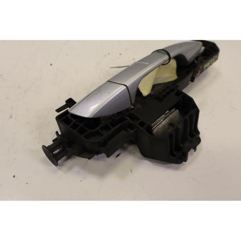 A2047602434 Soporte de manija exterior de puerta delantera derecha  disponible Burgos