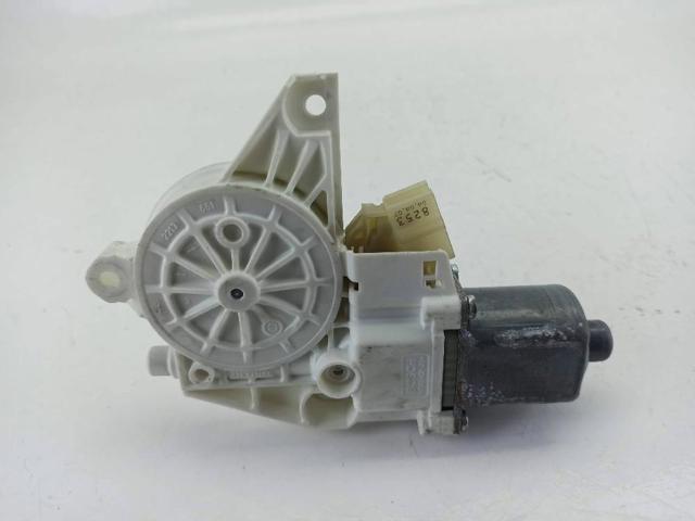 MERCEDES A2048200142 Motor del elevalunas de la puerta delantera izquierda  disponible España