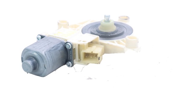 A2048200242 Motor del elevalunas de la puerta delantera derecha  en stock Granada