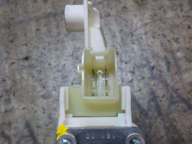 A2048200242 MERCEDES Motor del elevalunas de la puerta delantera derecha comprar Bilbao