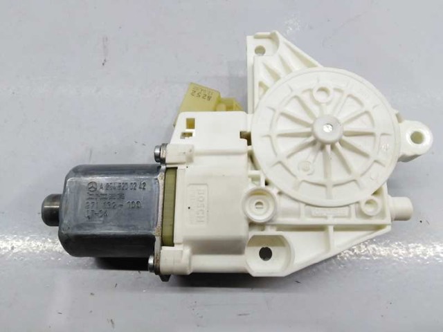 A2048200242 Motor del elevalunas de la puerta delantera derecha  comprar en Reus
