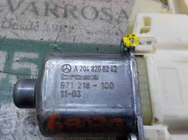 A2048200242 MERCEDES Motor del elevalunas de la puerta delantera derecha  comprar en Oviedo