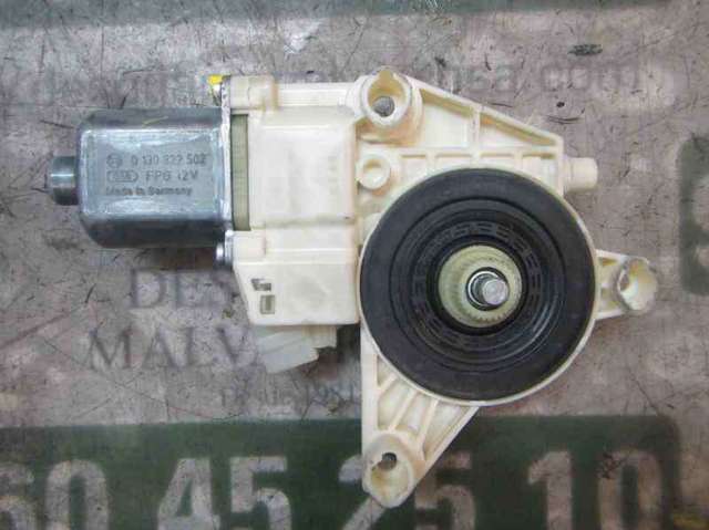MERCEDES A2048200242 Motor del elevalunas de la puerta delantera derecha  comprar en Ponferrada