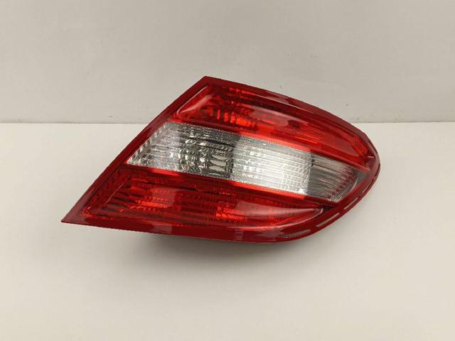 Comprar Piloto trasero derecho Mercedes C W204 a bajo precio