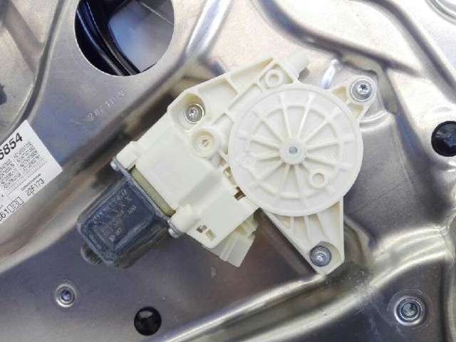 A2048200542 MERCEDES Motor del elevalunas de la puerta trasera izquierda comprar Bilbao