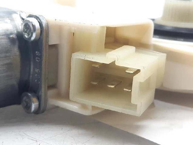 A2048200542 Motor del elevalunas de la puerta trasera izquierda  comprar en Zaragoza