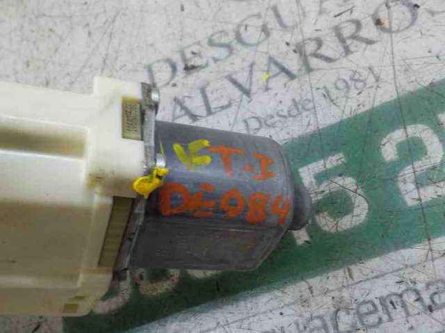 A2048200542 Motor del elevalunas de la puerta trasera izquierda  comprar en Pontevedra