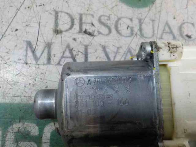A2048200542 MERCEDES Motor del elevalunas de la puerta trasera izquierda  en stock Huelva