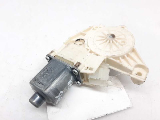 A2048200542 MERCEDES Motor del elevalunas de la puerta trasera izquierda comprar Madrid