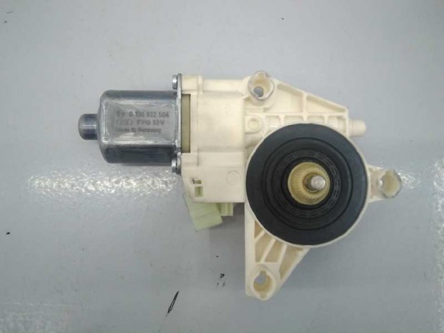 A2048200642 Motor del elevalunas de la puerta trasera derecha  disponible Málaga