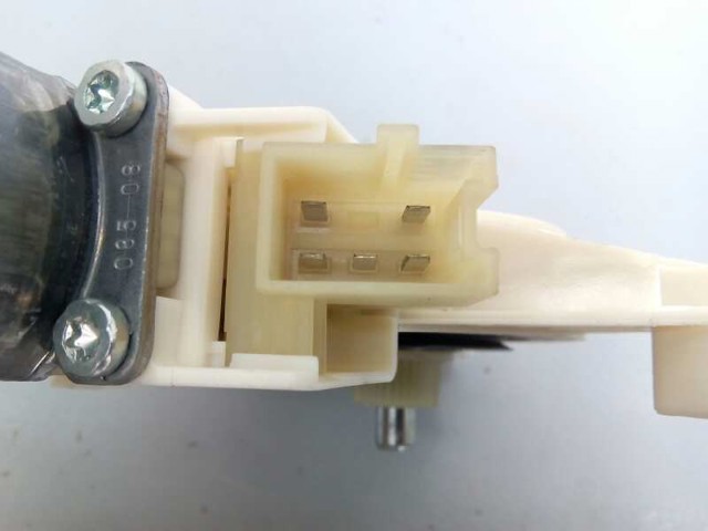 A2048200642 MERCEDES Motor del elevalunas de la puerta trasera derecha comprar Alcalá