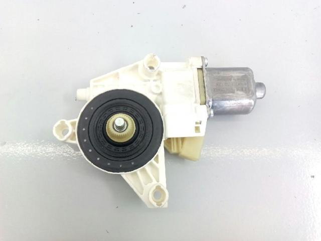 A2048200642 Motor del elevalunas de la puerta trasera derecha comprar Almería