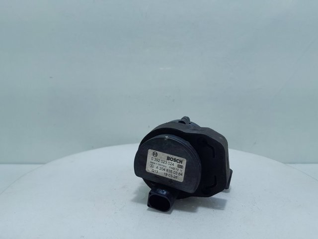 MERCEDES A2048350364 Bomba de agua eléctrica auxiliar  en stock Terrassa