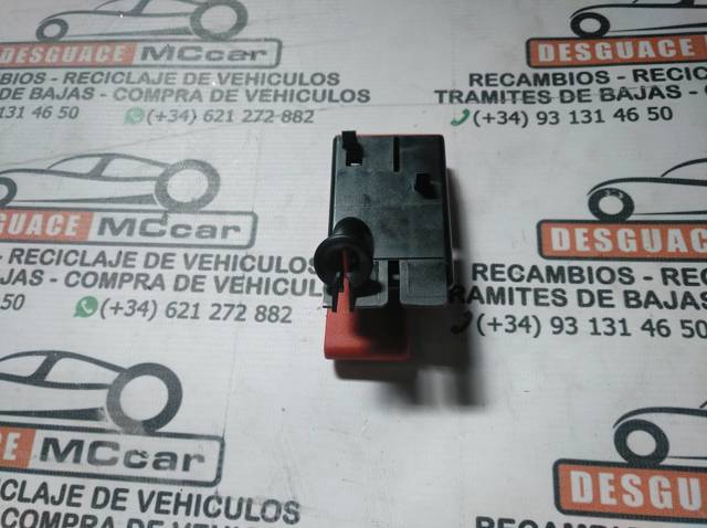 A2048800900 MERCEDES Palanca de apertura del capó  en stock Huelva
