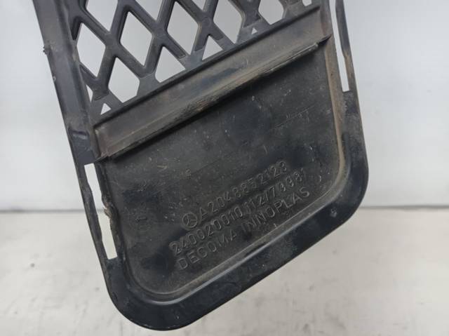 A2048852123 MERCEDES Rejilla central del parachoques delantero comprar Alcalá