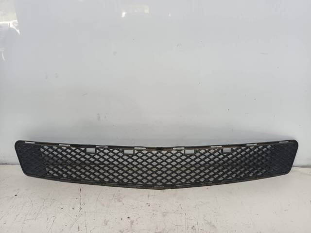 MERCEDES A2048852123 Rejilla central del parachoques delantero  en stock Salamanca