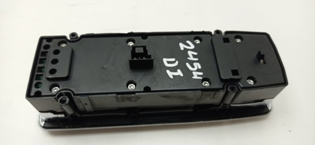 MERCEDES A2049055402 Unidad de control de elevalunas delantera izquierda  disponible Valladolid