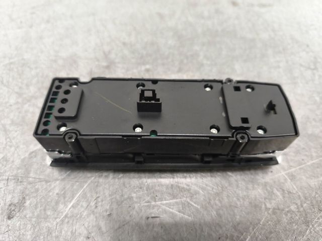MERCEDES A2049055402 Interruptor de elevalunas delantera izquierda  en stock Salamanca
