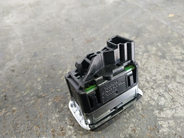 MERCEDES A2049055502 Botón de encendido del motor del elevalunas delantero derecho  comprar en Ponferrada