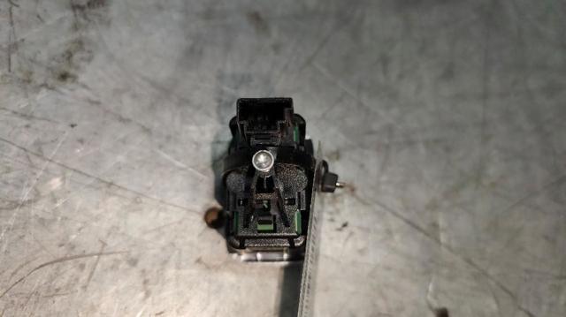 A2049055502 Botón de encendido del motor del elevalunas delantero derecho  disponible Utrera