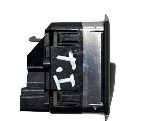 A2049058202 MERCEDES Botón de encendido del motor del elevalunas delantero derecho  comprar en Jaén