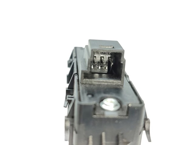 A2049058502 MERCEDES Botón de bloqueo de puertas  comprar en Oviedo