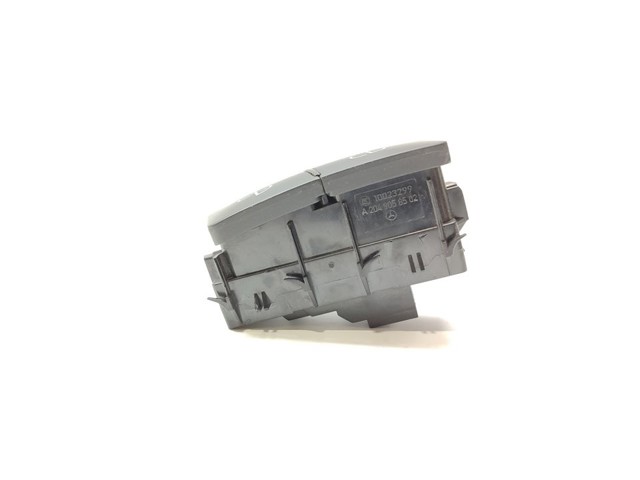 A2049058502 MERCEDES Botón de bloqueo de puertas  disponible Vigo