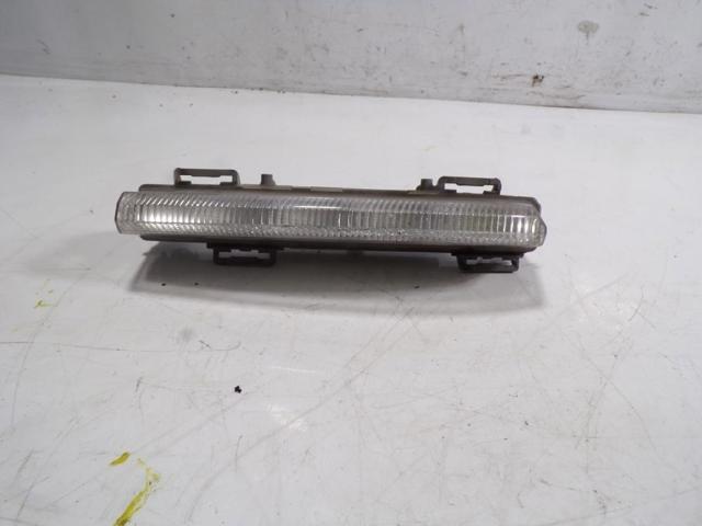 A2049068900 Luz diurna izquierda  en stock Sabadell