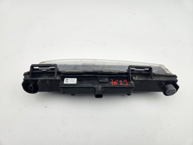 A2049069000 Luz diurna derecha  disponible Utrera