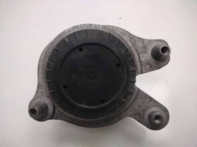 A2052406617 MERCEDES Soporte izquierdo del motor  en stock Huelva