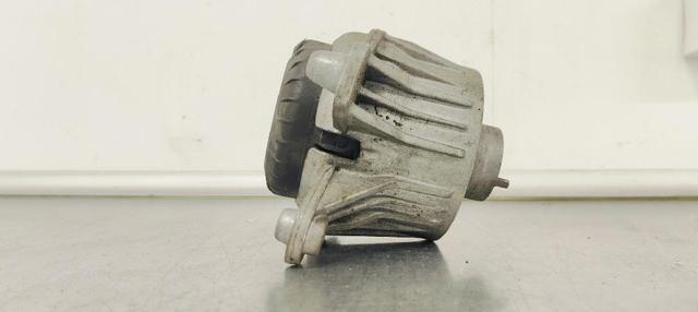 A2052406617 Soporte izquierdo del motor  en stock Granada