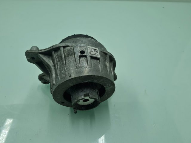 A2052406617 Soporte izquierdo del motor  en stock Sabadell