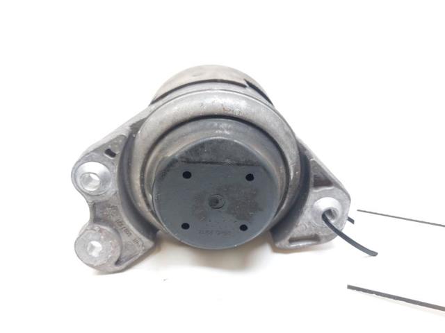 A2052407900 Soporte de motor derecho  en stock Granada