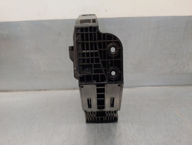 A2053000004 Pedal del acelerador  en stock Granada