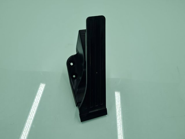 A2053000004 Pedal del acelerador  en stock Sabadell