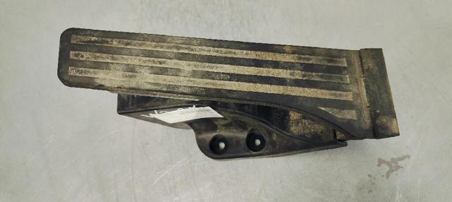 A2053000004 Pedal del acelerador  disponible Utrera