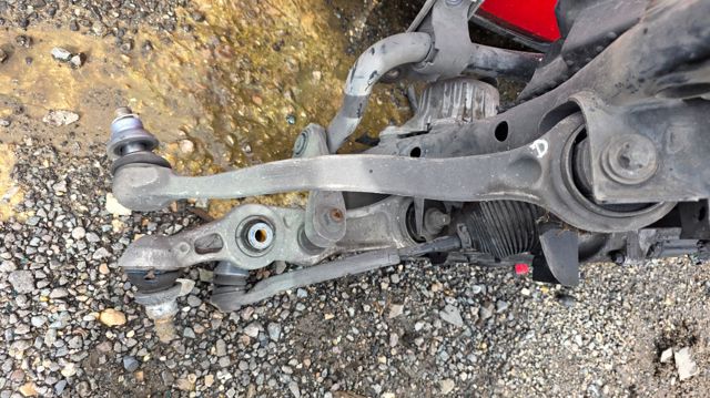 Brazo inferior derecho de la suspensión delantera A2053301605 MERCEDES