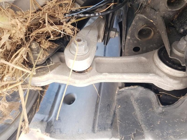 A2053305601 MERCEDES Brazo superior derecho de la suspensión delantera comprar Madrid