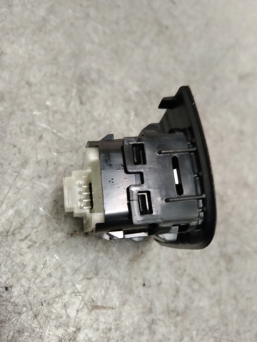 MERCEDES A2059051513 Unidad de control de elevalunas delantero derecho  comprar en Ponferrada