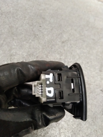A2059051513 Unidad de control de elevalunas delantero derecho  comprar en Reus