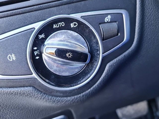 MERCEDES A2059057007 Interruptor de luces en el tablero  en stock Terrassa
