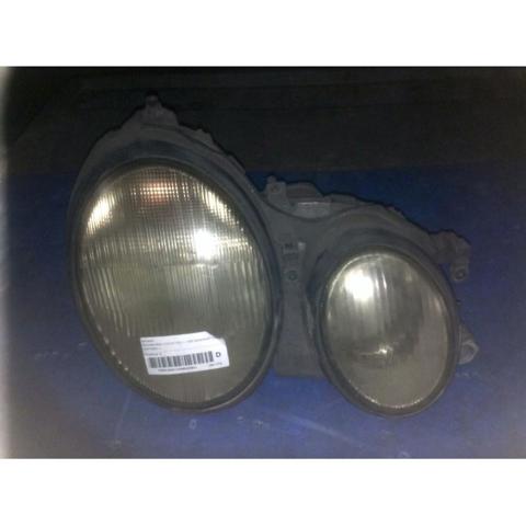 A2088200261 MERCEDES Faro derecho  en stock Gandía