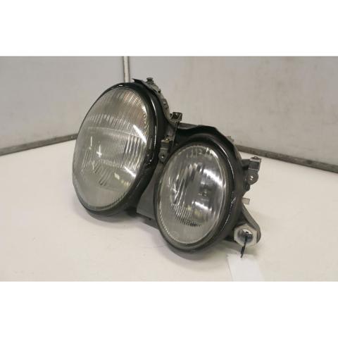 A2088200261 MERCEDES Faro derecho  en stock Gandía