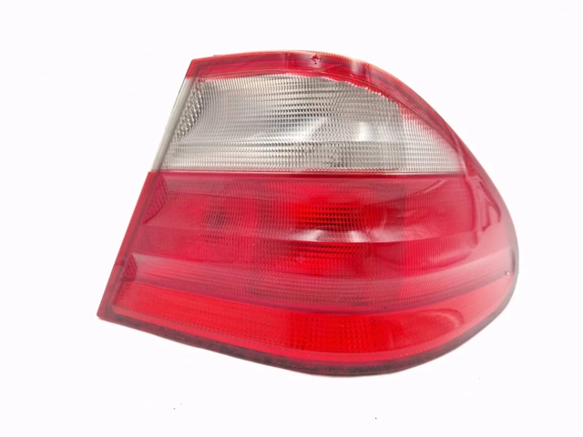 A2088200264 MERCEDES Piloto trasero exterior derecho  en stock Córdoba
