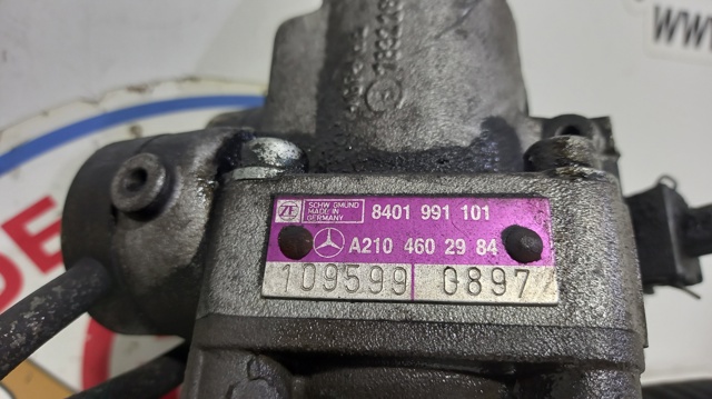 A2104602984 Bomba de dirección  en stock Sabadell
