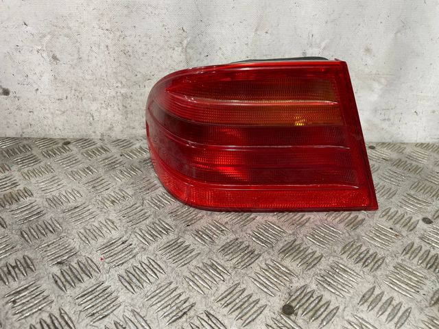 MERCEDES A2108200164 Piloto trasero exterior izquierdo  disponible Valladolid