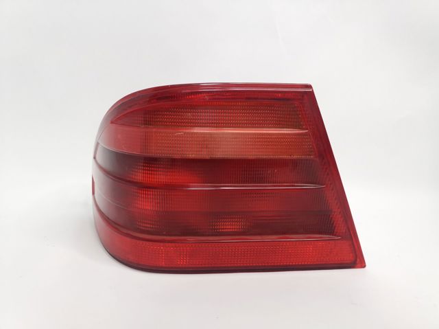 MERCEDES A2108200164 Piloto trasero exterior izquierdo  en stock Terrassa