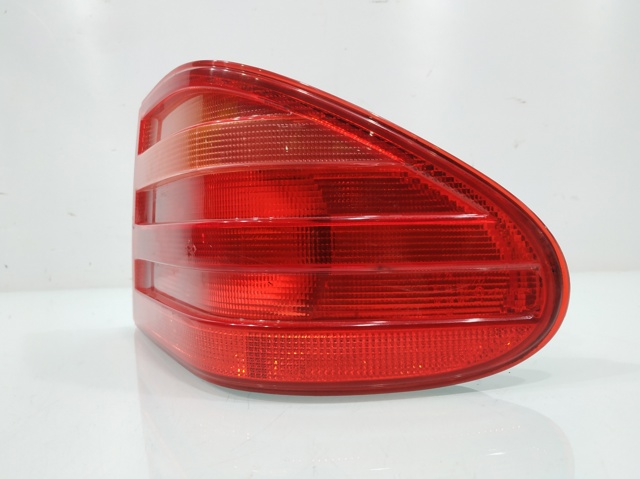 A2108200264 MERCEDES Piloto trasero exterior derecho  en stock Huelva